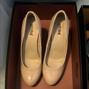 Unlisted by Kenneth Cole Cream Heels